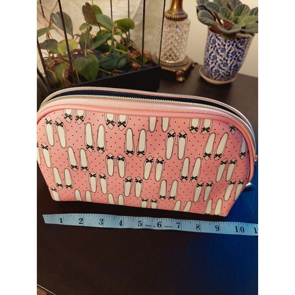 NEW! Clementine & Jane  Cosmetics Bag With Shoe Design Pink, White, Tan, Blk $28 - Picture 7 of 9